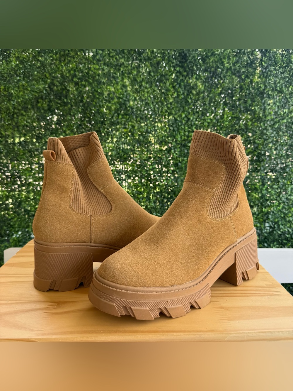 Lemonade Women’s 11 Brown Faux Suede Chelsea Boots Chunky Lug Sole